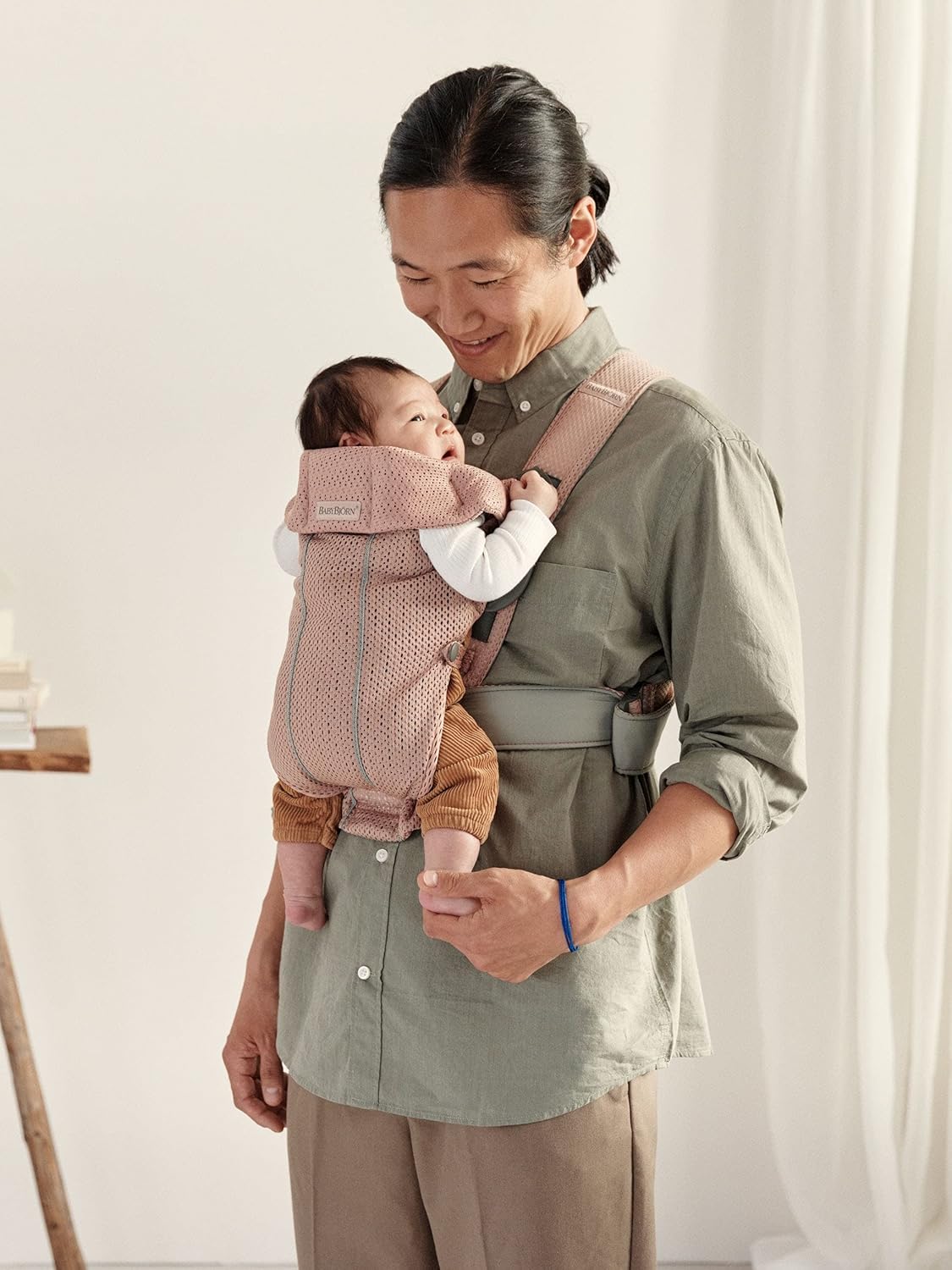 BabyBjörn Baby Carrier Mini, 3D Mesh, Dusty Pink | Newborn Carrier (7-25 lbs), Ergonomic, Easy-to-Use