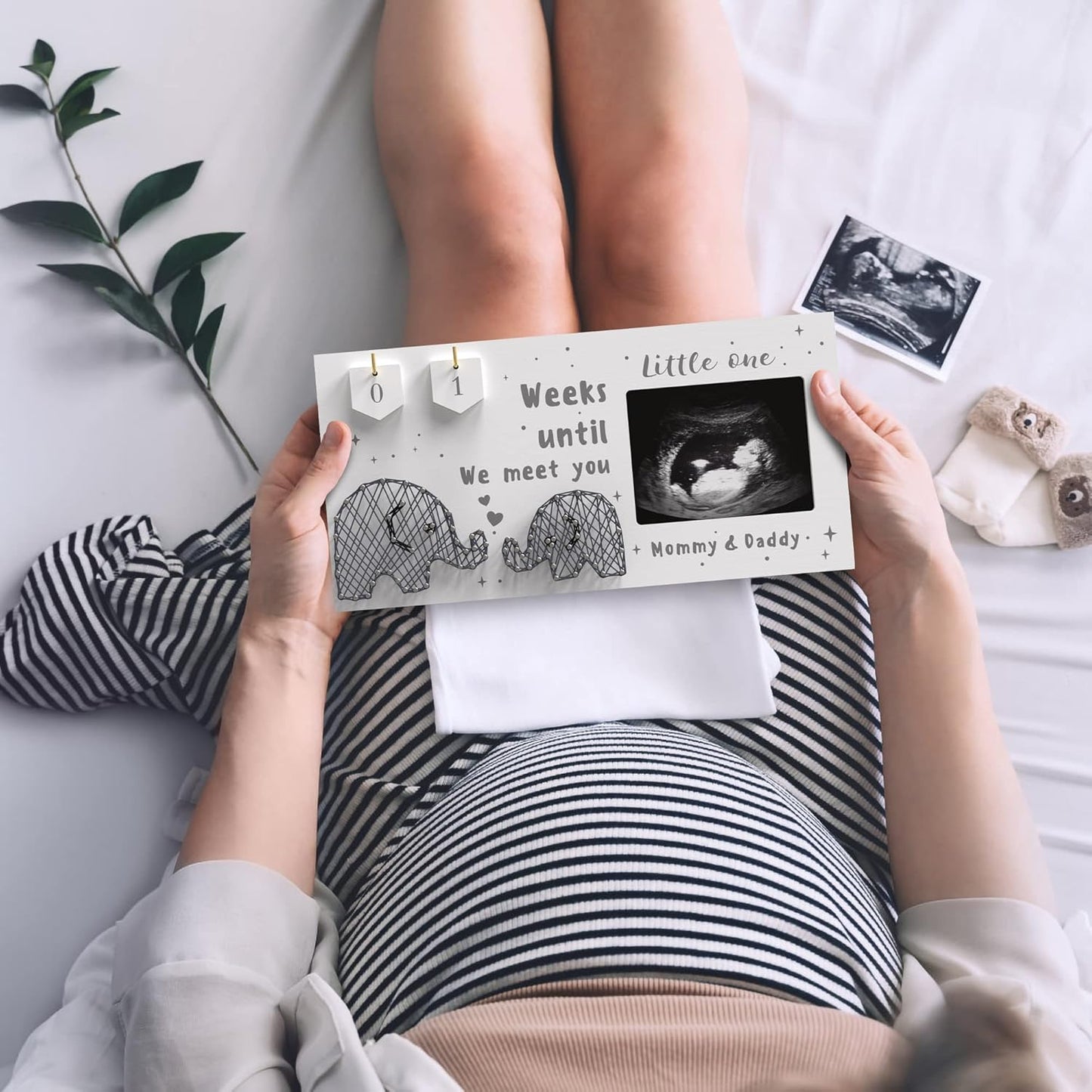 Baby Sonogram Picture Frame w/ Baby Countdown Weeks - Standard 4x3 Ultrasound Photo - Pregnancy Announcements Ideas - Gender Reveal - New Mom Expecting Parents Keepsake