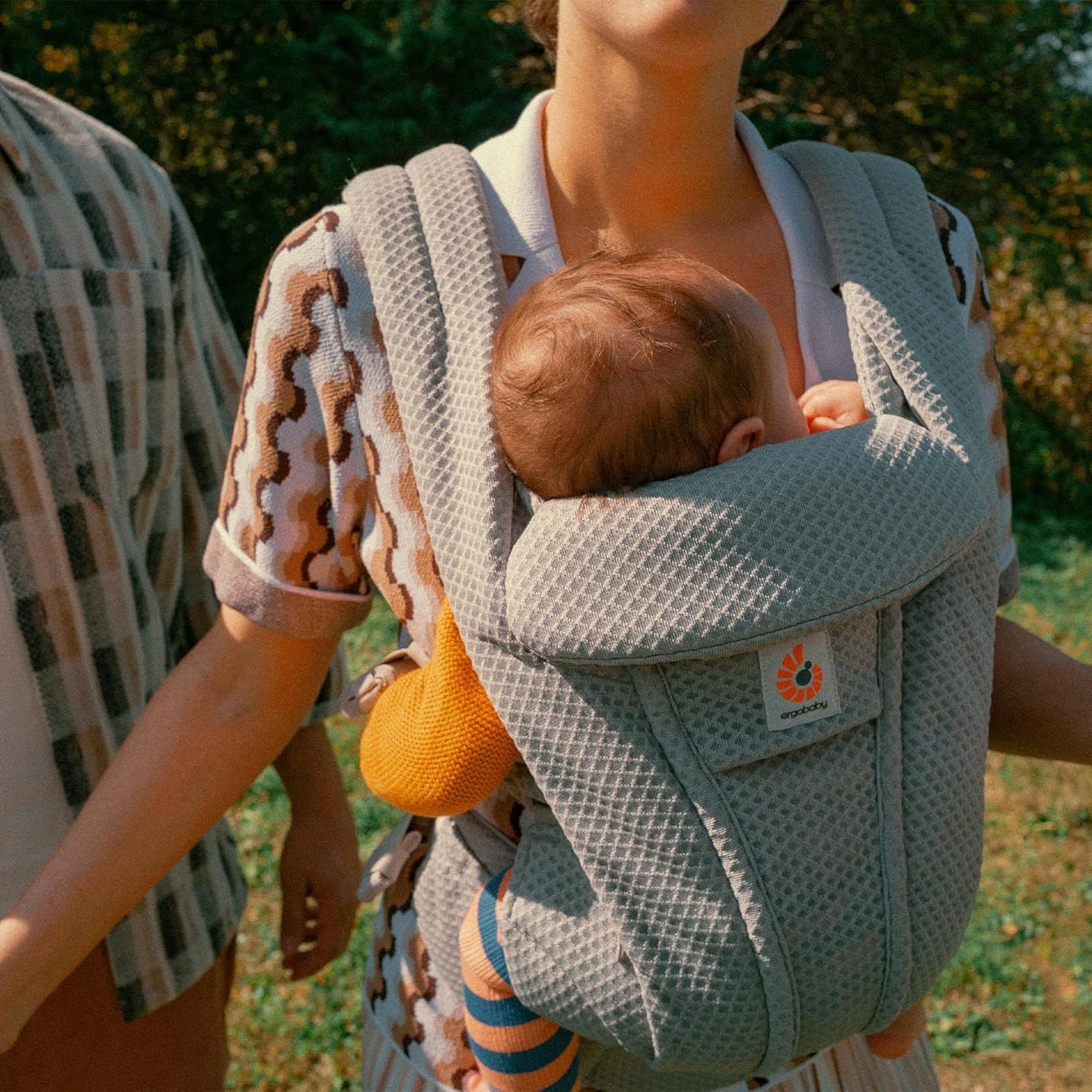 Ergobaby Omni Deluxe Baby Carrier Newborn to Toddler - Breathable Baby Carriers for Summer - All-Position Carrier with Enhanced Lumbar Support & Airflow (7-45 Pounds), Mesh, Soft Olive